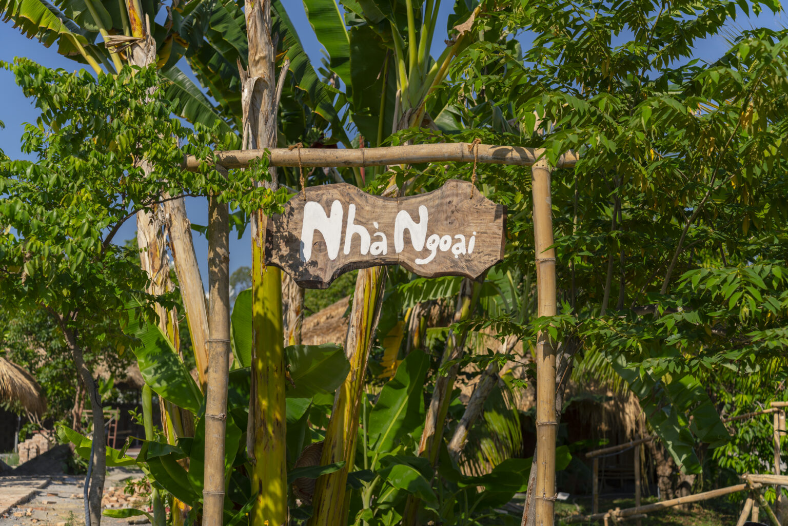 Nhà ngoại