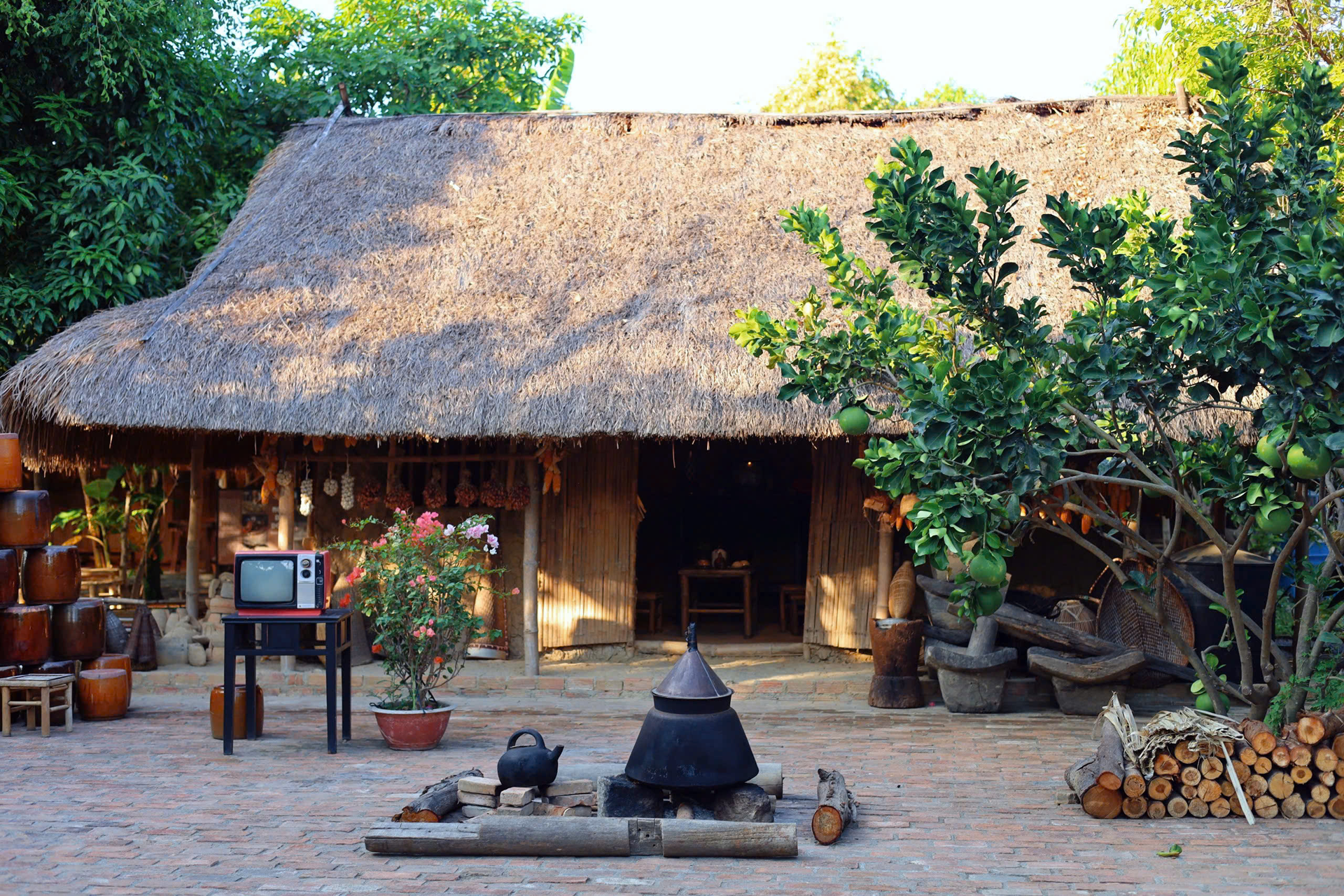 Tham quan nhỏ phải